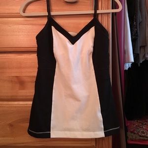 Lululemon black and white tank