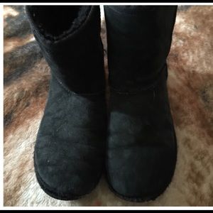 Black Ugg boots