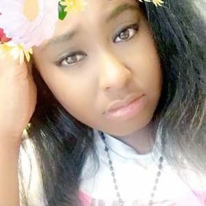 Meet your Posher, Fatima