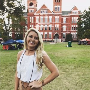 Meet your Posher, Alexis