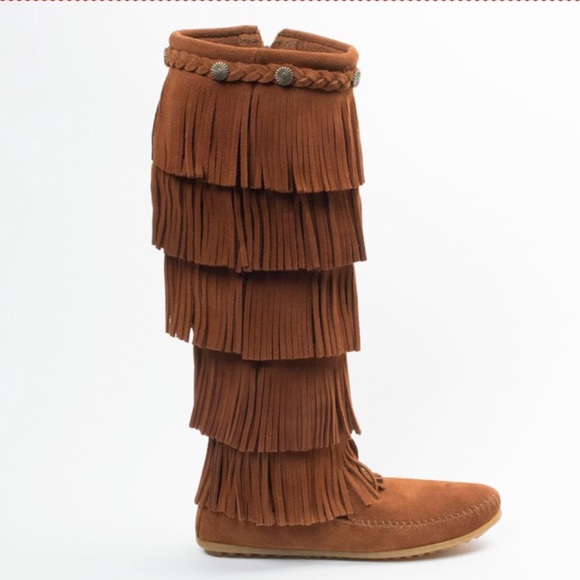 Fringe boots. Great for the fall season!
