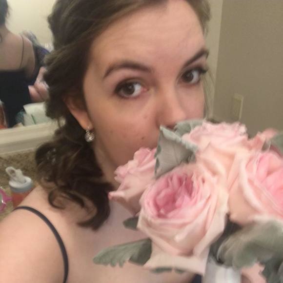 Meet your Posher, Laura - Picture 1 of 1