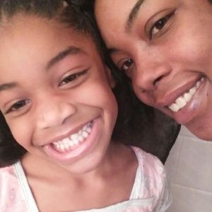 Meet your Posher, Leslie