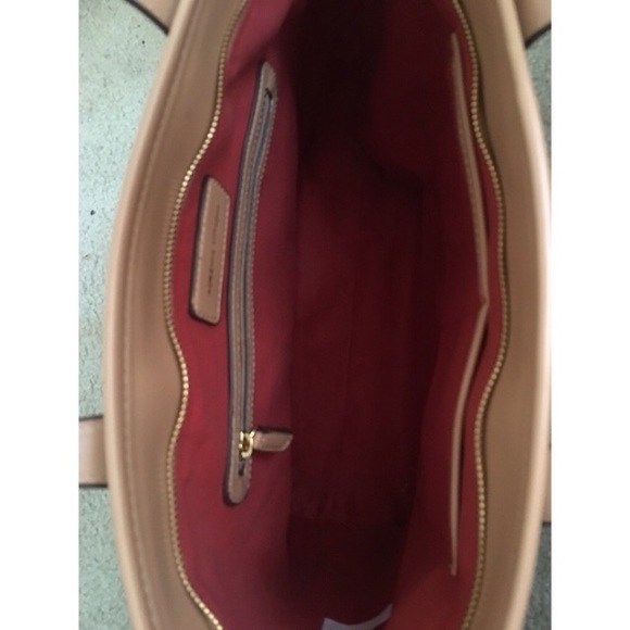 Adrienne Vittadini Brown Designer Tote Bag Large Size Bag Purse Red Interior - Picture 3 of 4