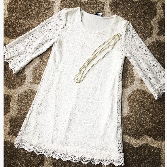 Never women, White lace dress from H&M
