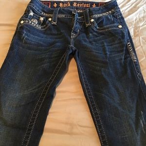 Super cute dark wash Rock Revival jeans- short
