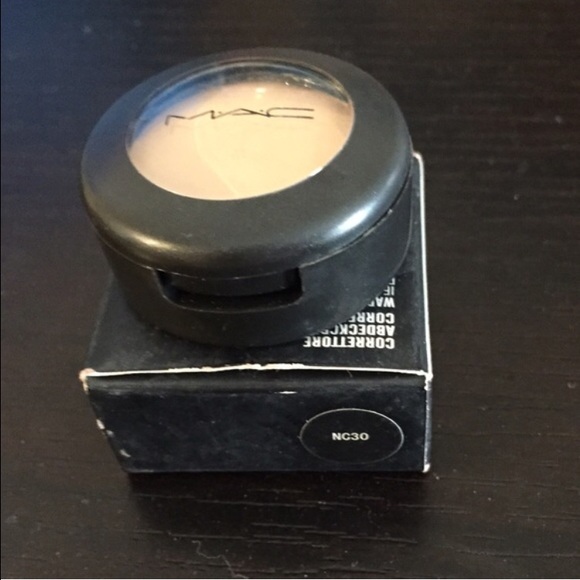 Mac Studio Finish Concealer NC 30