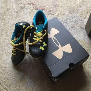 Boys soccer cleats size 1.5