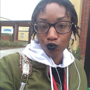 Meet your Posher, Trisha