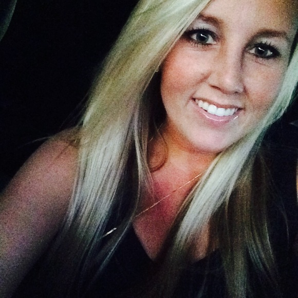 Meet your Posher, Taylor - Picture 1 of 1