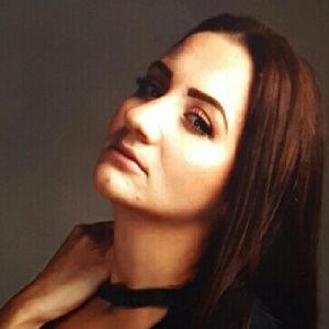 Meet your Posher, Casey