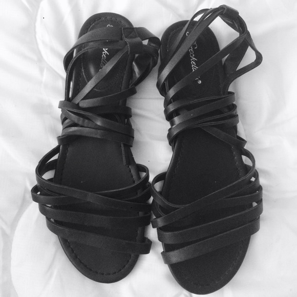 🤗SOLD🤗Black Tie-Up Sandals