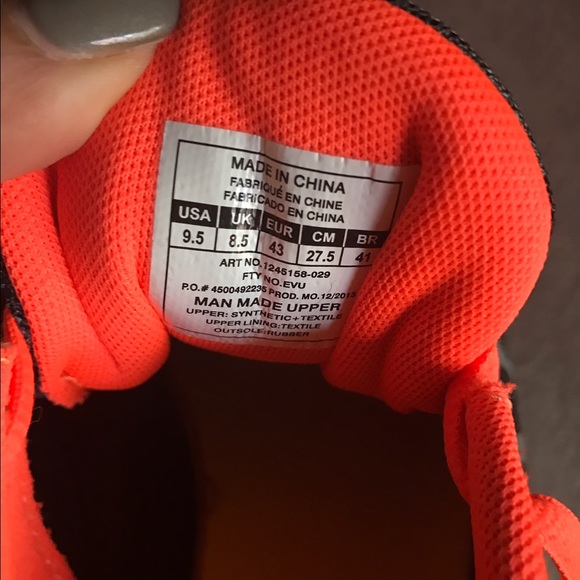 Nike - Picture 2 of 3