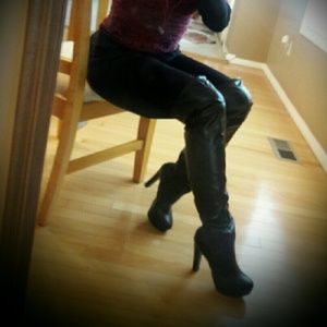 HOT OVER THE KNEE BOOTS!!
