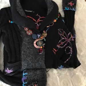 Women's 3 button sweater