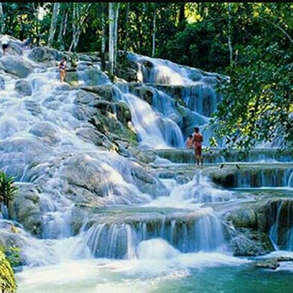 Meet your Posher, Carline - Picture 2 of 2