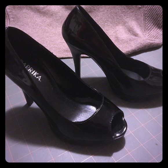 🛍sold! 🛍Black platform peep toe heels