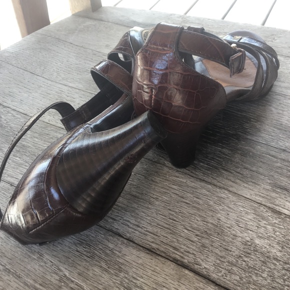 Comfortable brown heels - Picture 2 of 4