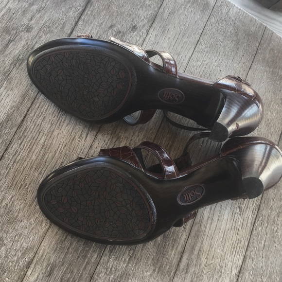 Comfortable brown heels - Picture 3 of 4