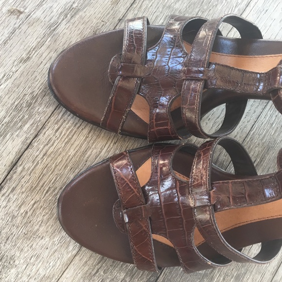 Comfortable brown heels - Picture 4 of 4