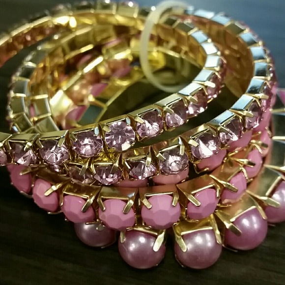 5 Stretch Bracelets - image 1