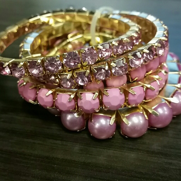 5 Stretch Bracelets - image 2