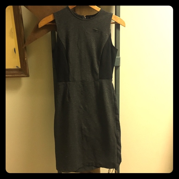 Color-block body-con dress