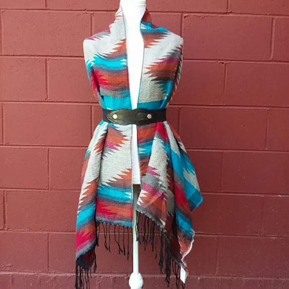 NWT Aztec Print Blanket Scarf - Rue 21