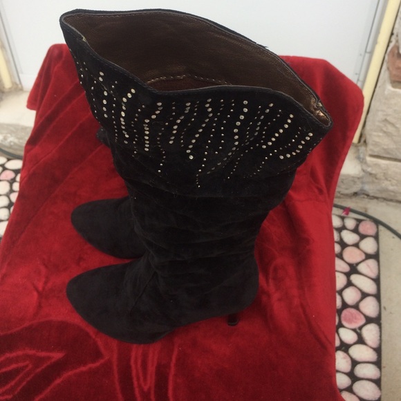 Boots - Picture 3 of 3