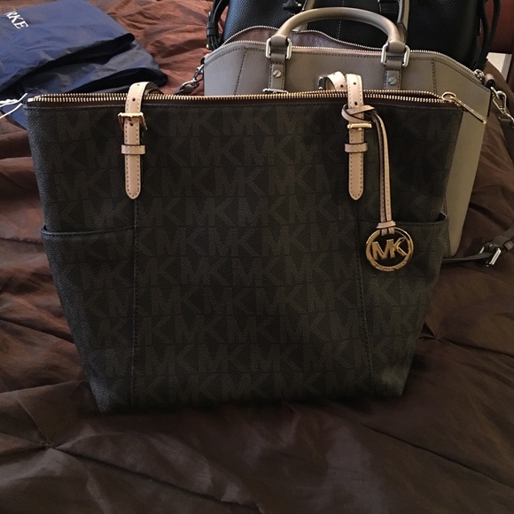 ‼️SOLD‼️Micheal Kors jet set tote