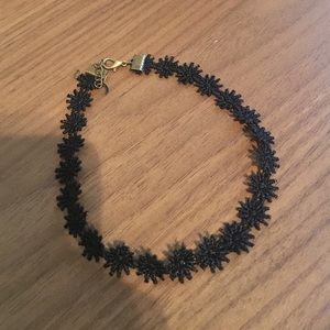 FLOWERY BLACK CHOKER