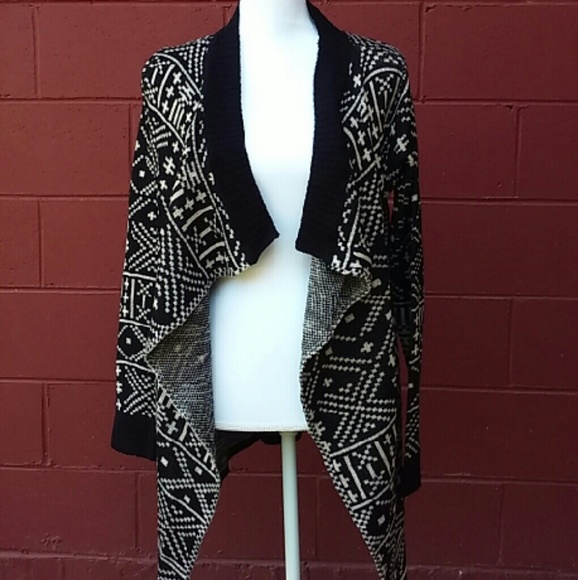 🚫SOLD🚫 Aztec Print Flowy Cardigan Sweater Jacket