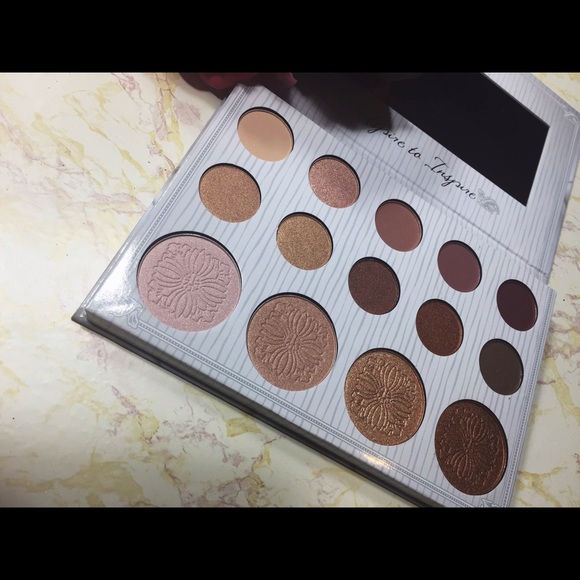 Carli Bybel eyeshadow palette