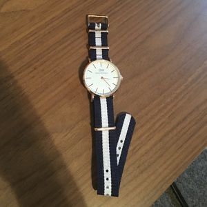 CLASSIC BLUE AND WHITE DANIEL WELLINGTON WATCH