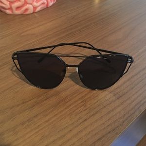 BLACK CAT EYE SUNGLASSES