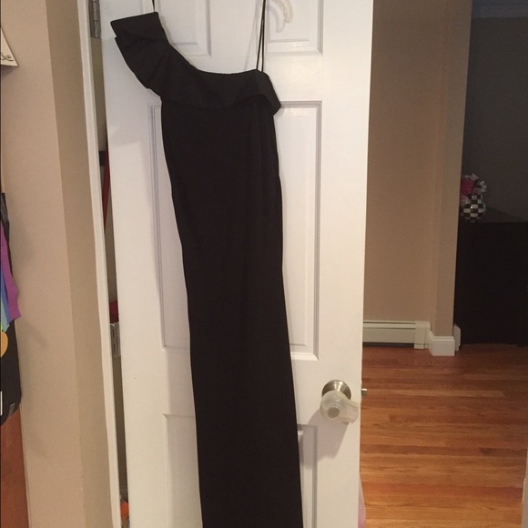 EUC Carmen Marc Valvo gown worn once! Size 10 $150
