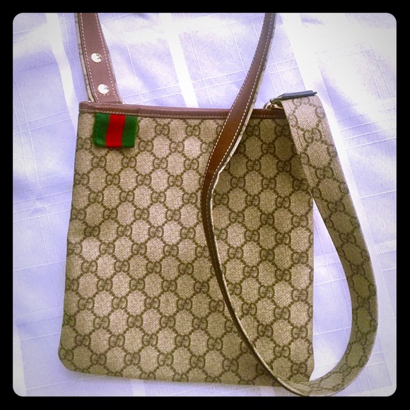 SOLD!!! Gucci Authentic unisex cross body