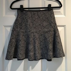Lululemon skirt sz 4- never worn