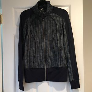 Lululemon jacket sz 6 never worn