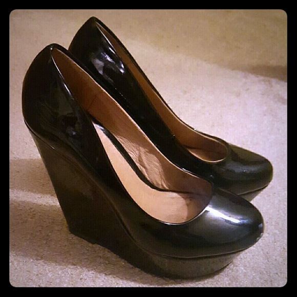 Aldo black patent leather wedges