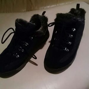 SOLD   Woman's Lands End black with fur quilted.