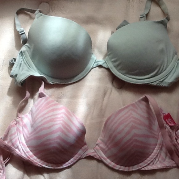 2  for $5 32b bras from Victoria's Secret pink