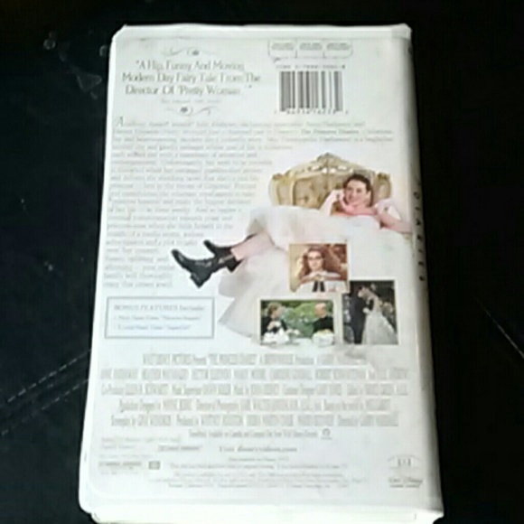 WALT DISNEY'S THE PRINCESS DIARIES VHS MOVIE - Picture 2 of 2