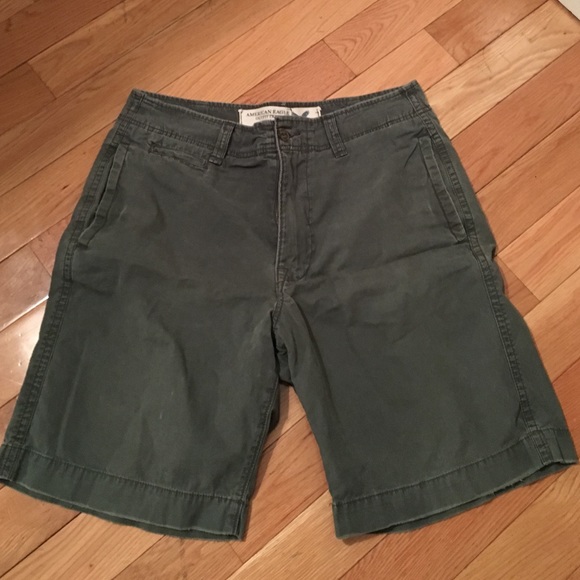American Eagle army green shorts size 34