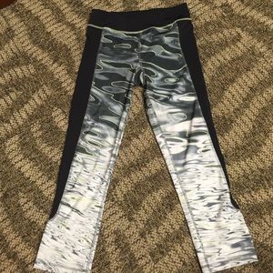 Sweaty Betty crops sz small