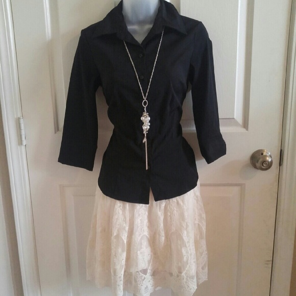 Stretchy black button down top