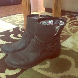 American Eagle black fashion boots