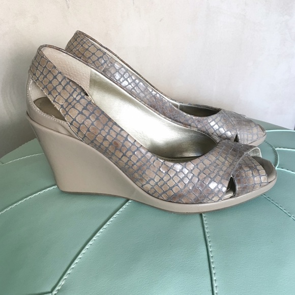 Kenneth Cole Reaction wedges 6.5 M