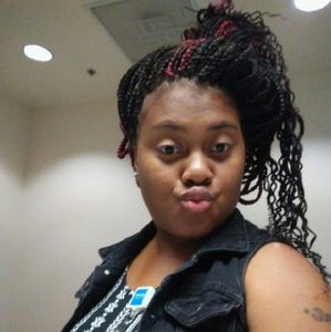 Meet your Posher, Chanell