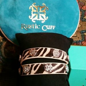 RUSTIC CUFF DBL MEAGAN